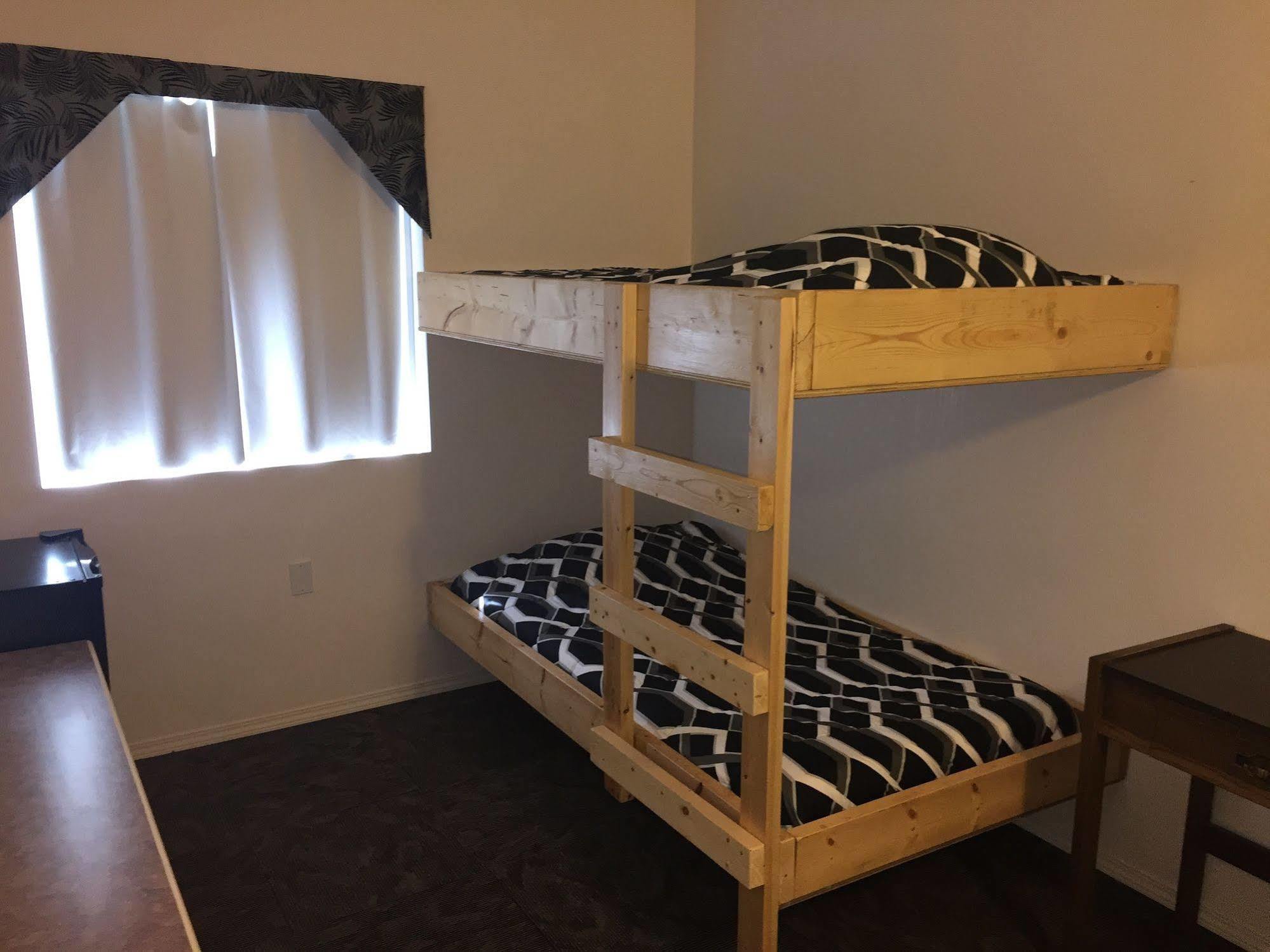 Invermere Hostel Luaran gambar
